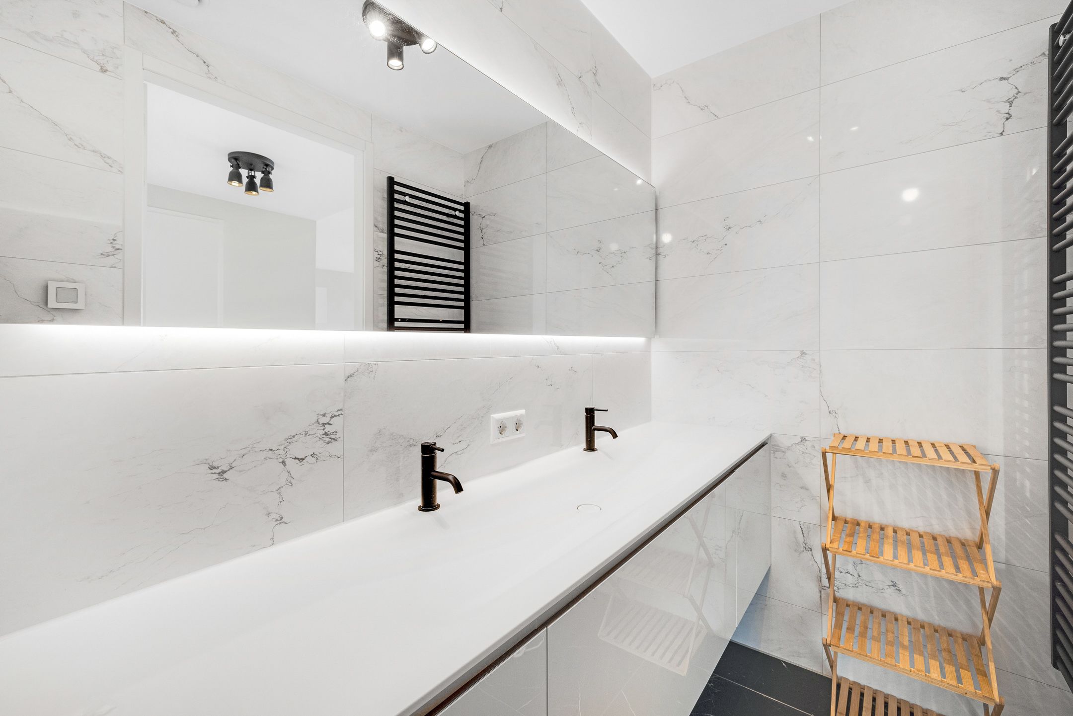 Photo 24 of Mathenesserlaan 323-M