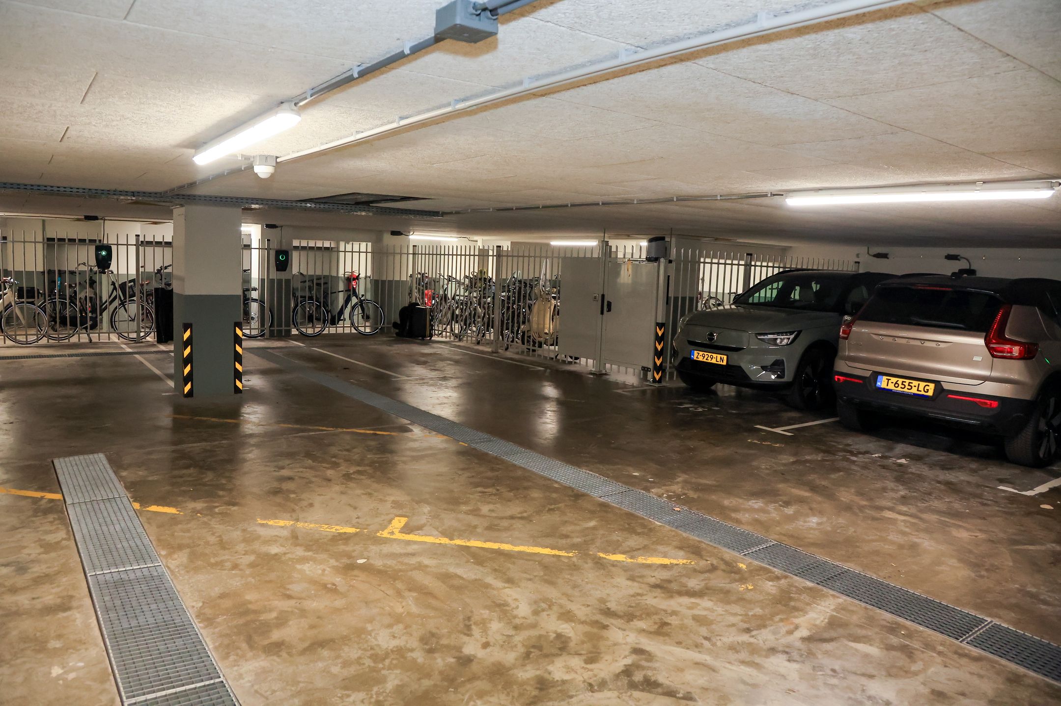 Photo 30 of Mathenesserlaan 323-M