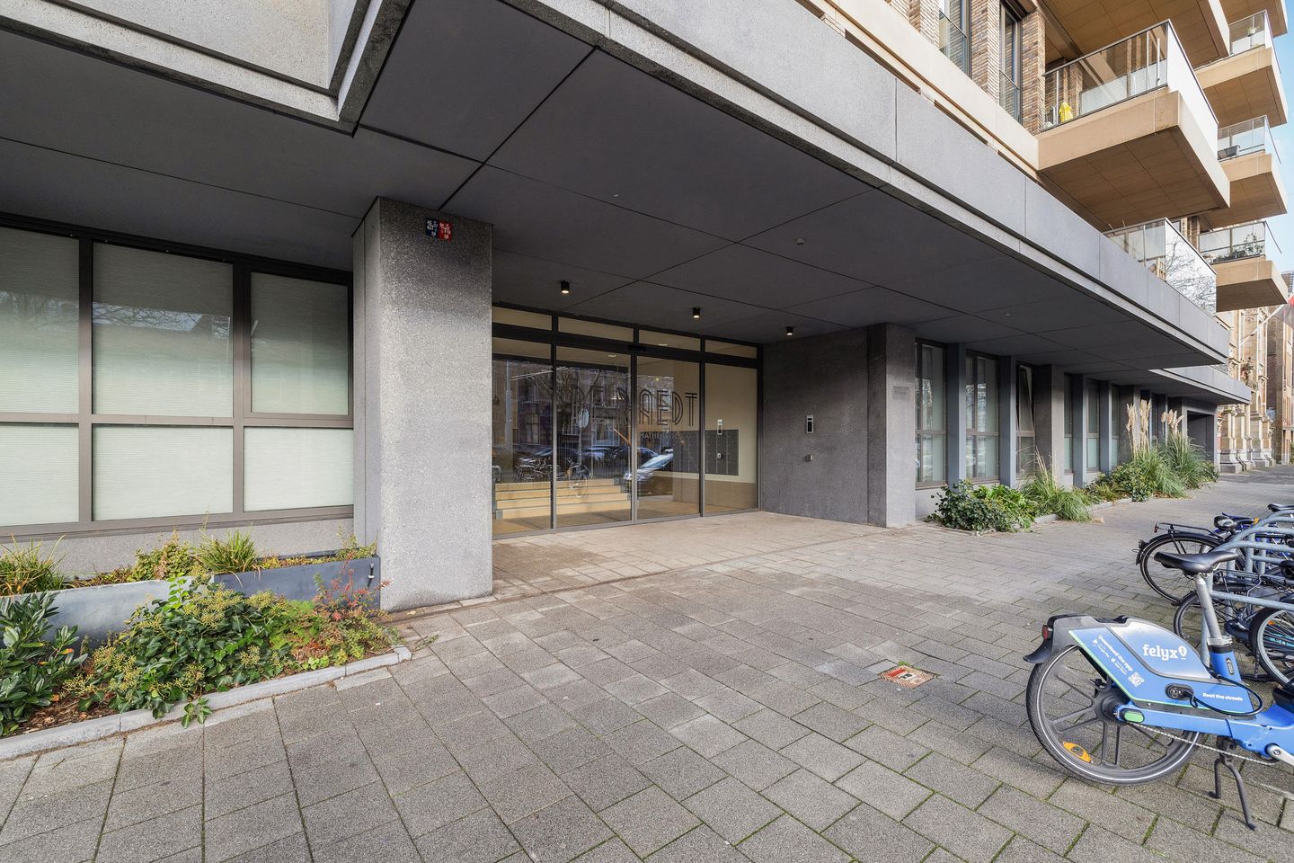 Photo 35 of Mathenesserlaan 323-M