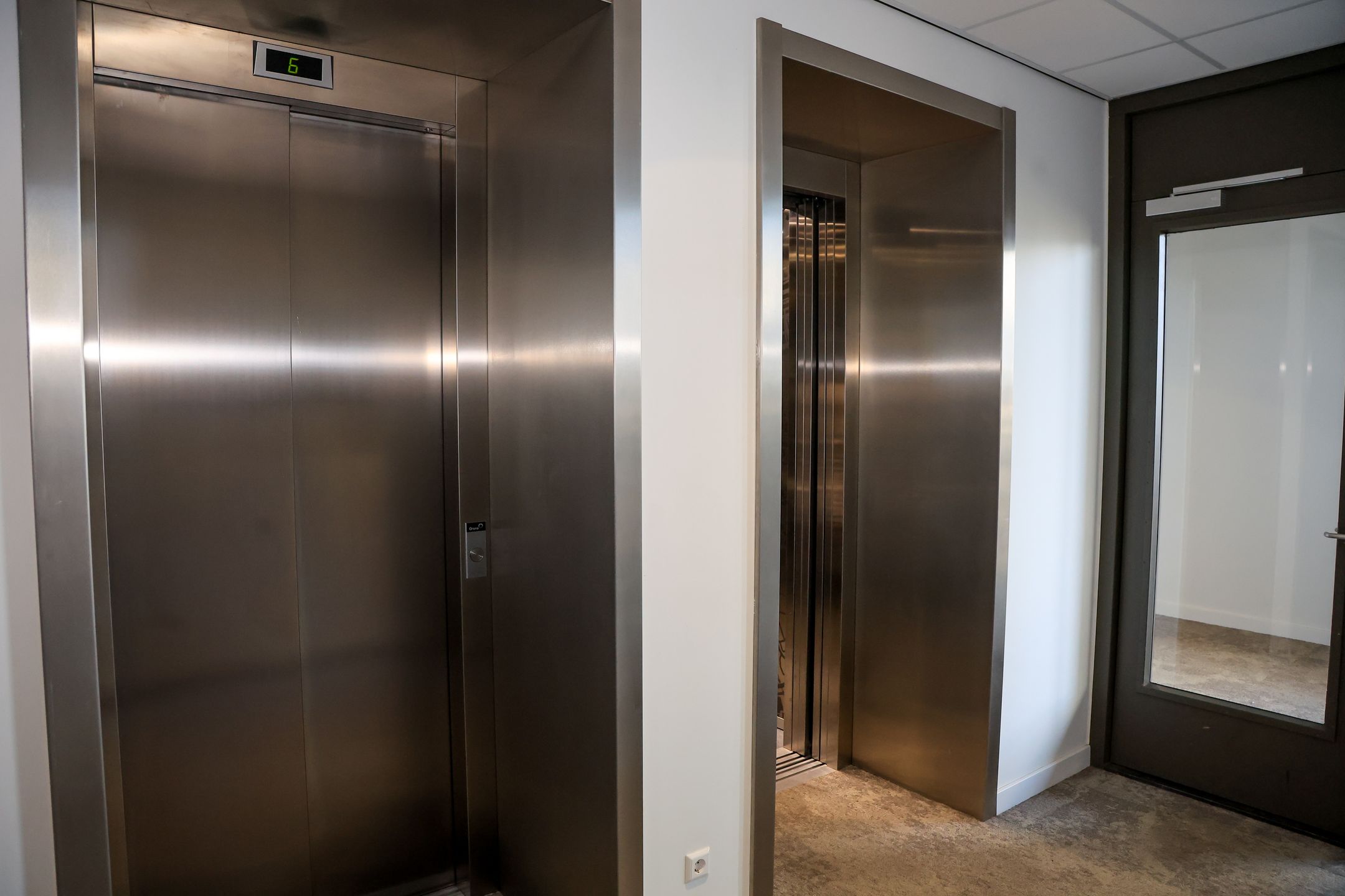 Photo 36 of Mathenesserlaan 323-M