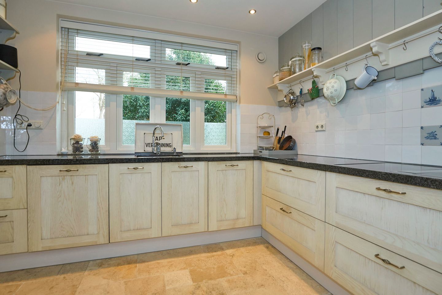 Photo 14 of Nekkerweg 27