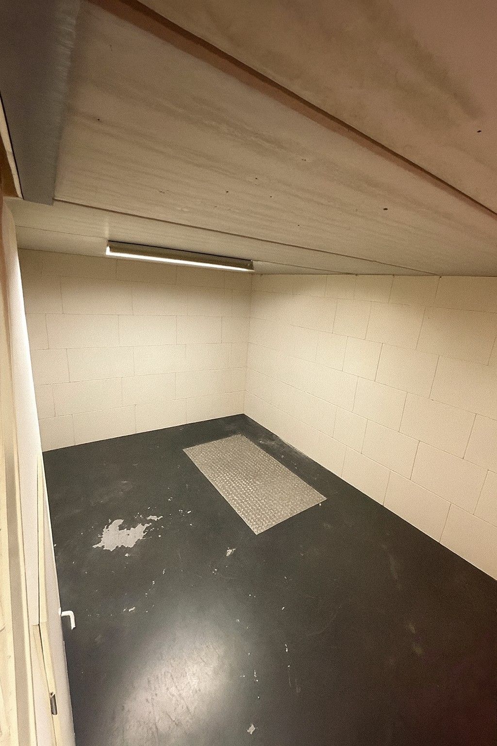 View photo 5 of Kleiland 14-D