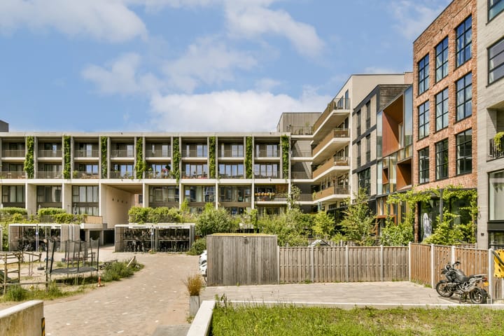 Foto 22 van Huiswoudstraat 50