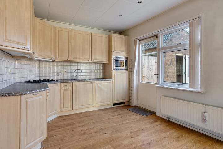 Photo 11 of Frisostraat 3