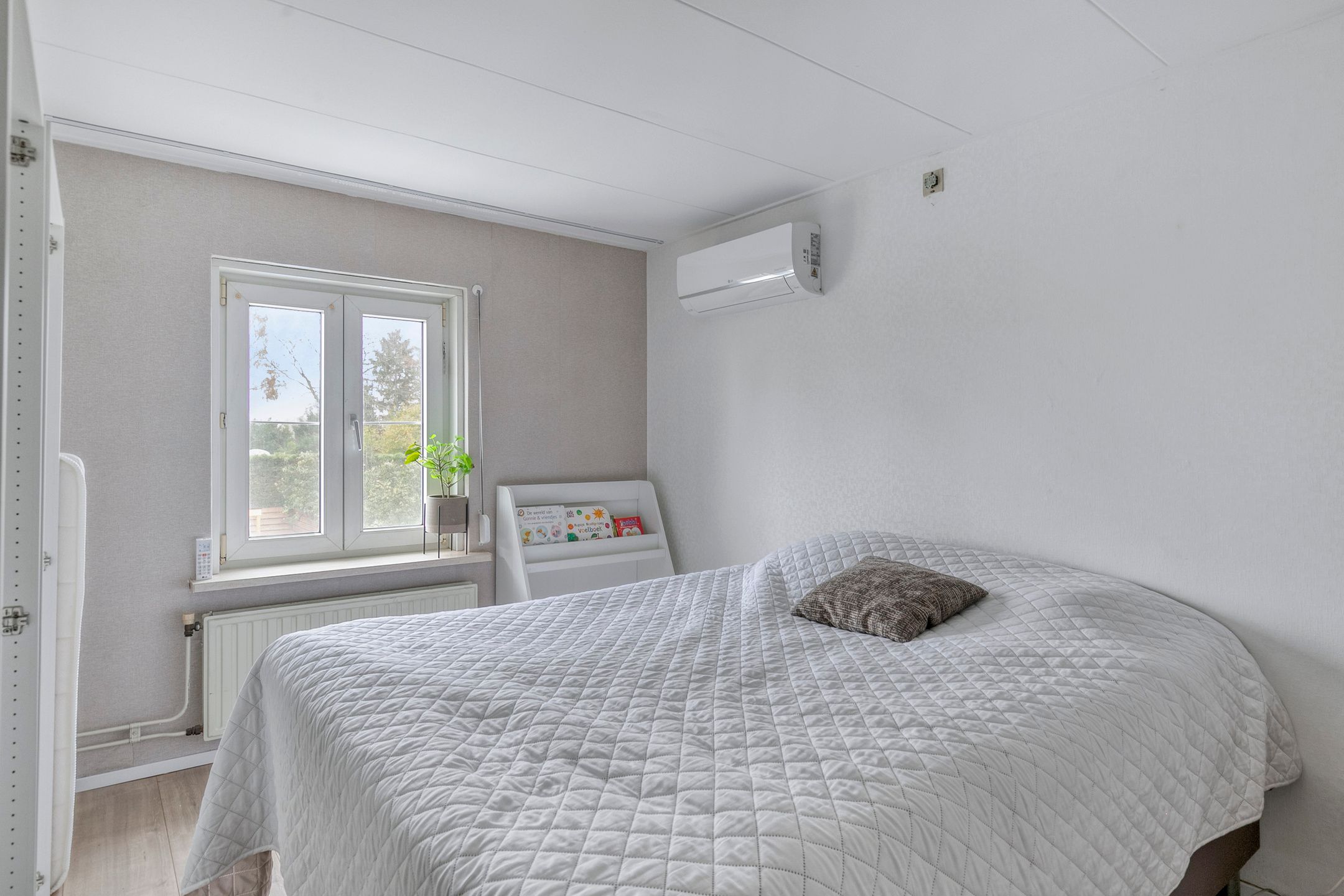 Photo 18 of Luciastraat 7