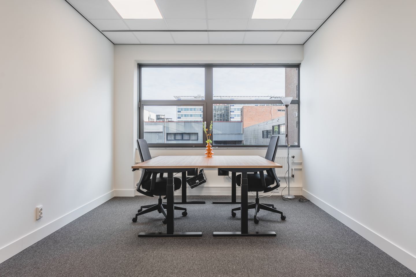 View photo 1 of Paasheuvelweg 20-C