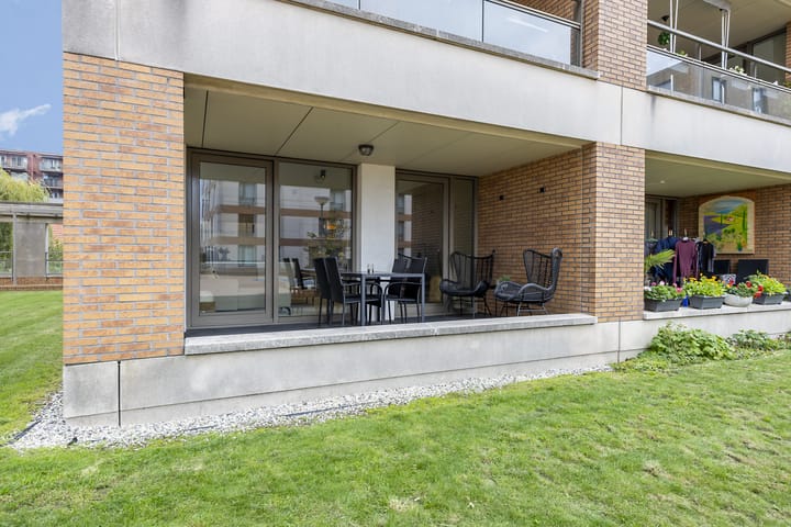 Photo 2 of Teakhout 59