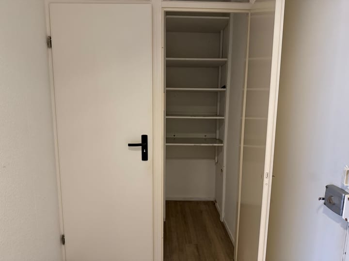 Photo 15 of Heutinkstraat 25