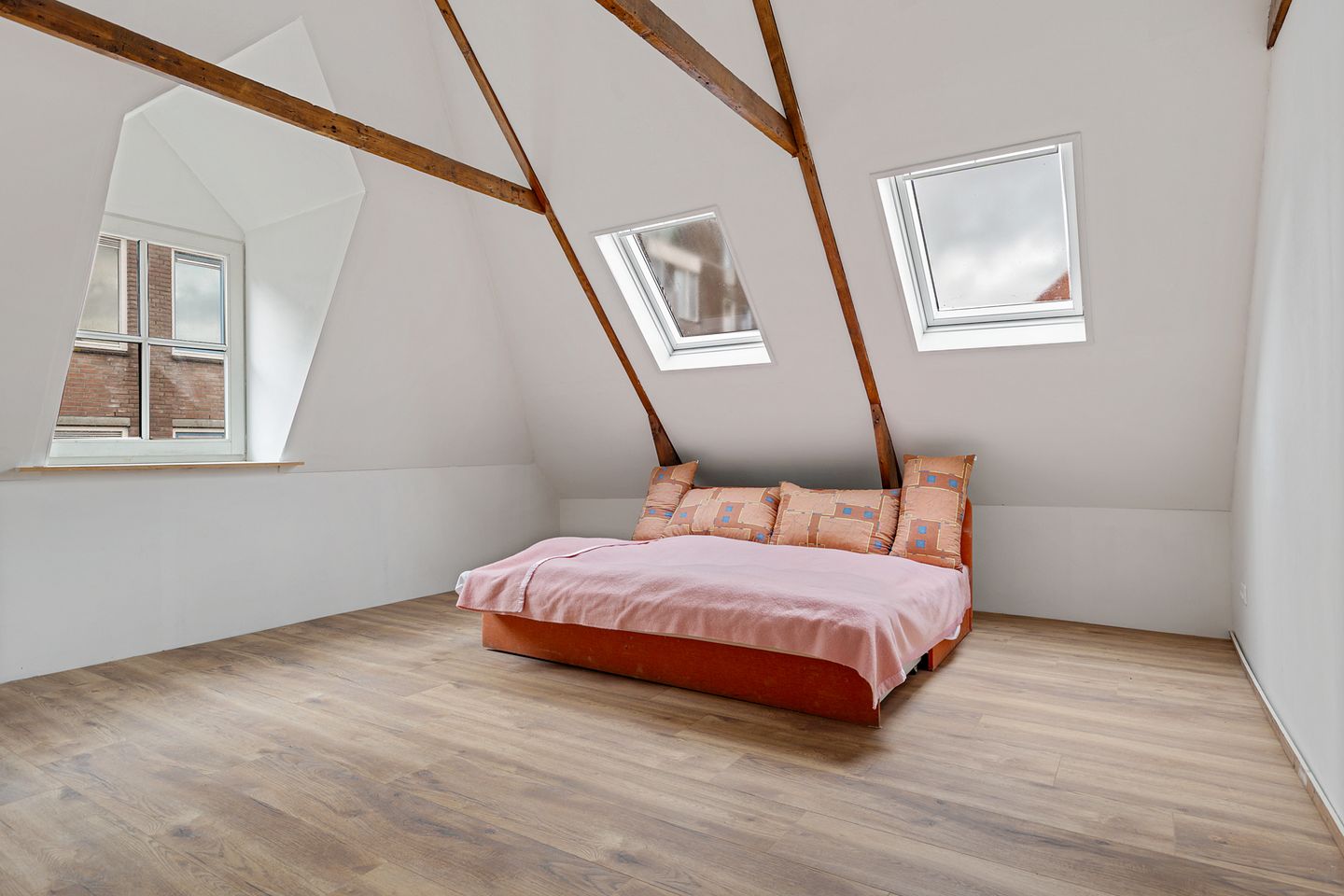 Foto 34 van Neerwoldstraat 23