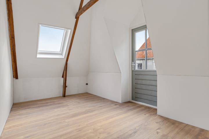 Foto 37 van Neerwoldstraat 23