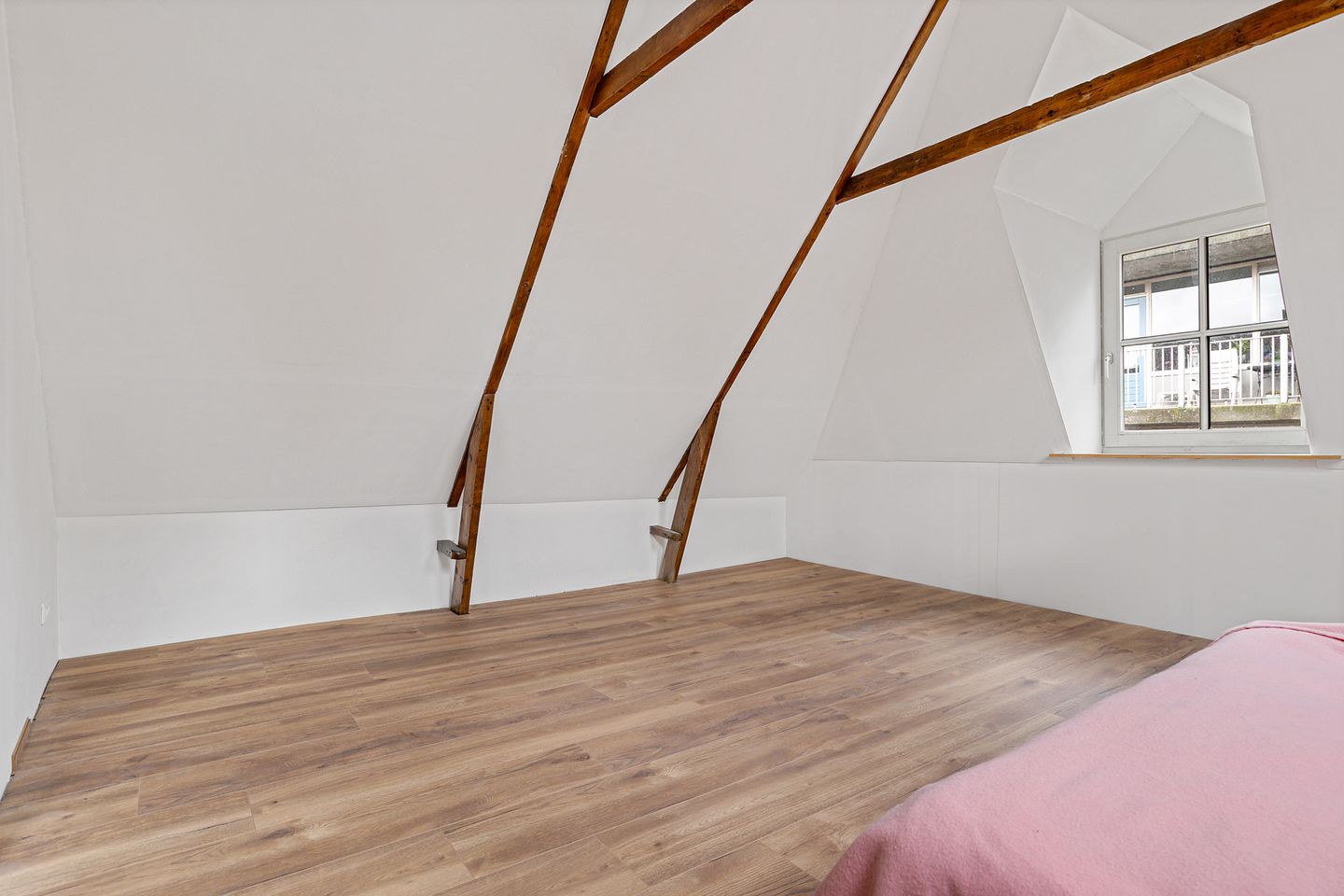 Foto 35 van Neerwoldstraat 23