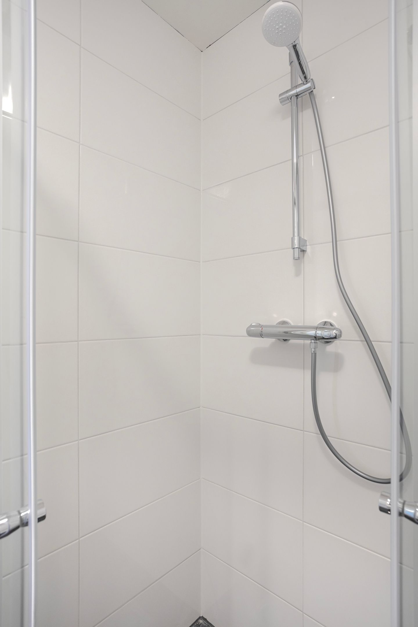 Photo 15 of Van Spilbergenstraat 142-2