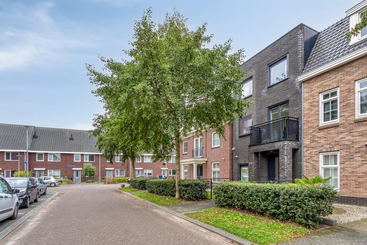 Photo 2 of Erik de Rodestraat 30