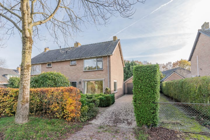 Photo 1 of Oude Renbaan 18