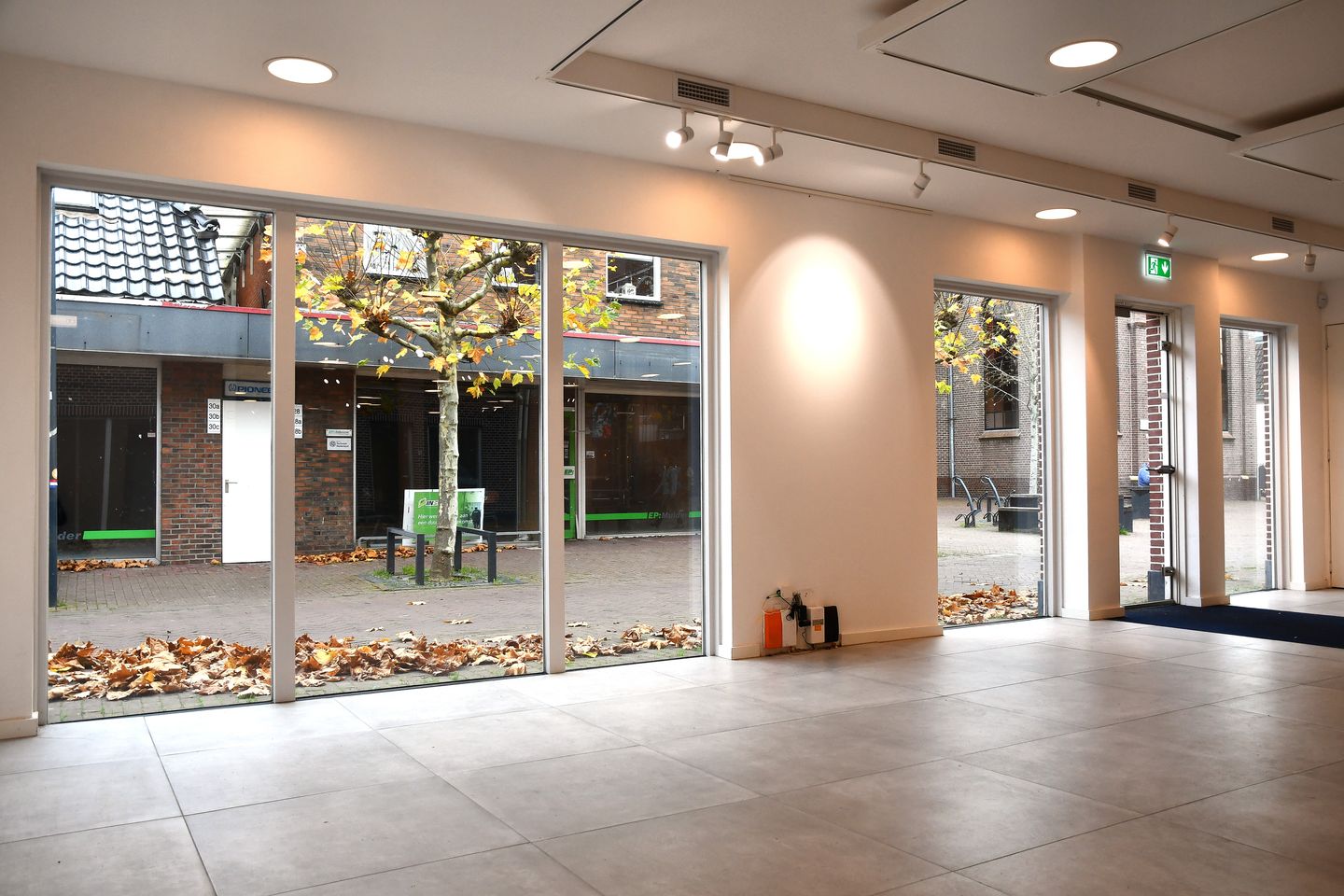 Bekijk foto 3 van Tolberterstraat 21