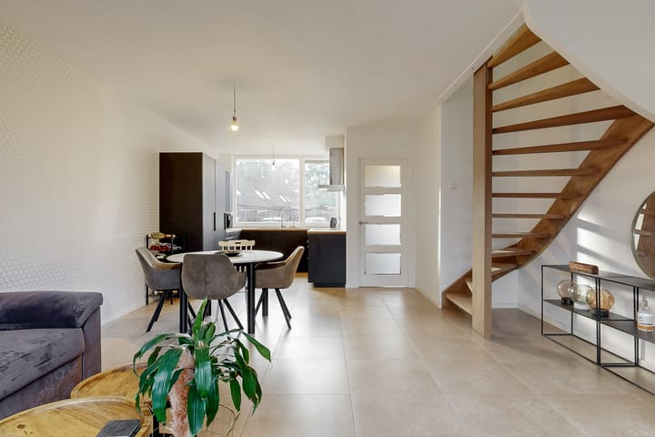 Photo 5 of Pinksterbloem 17