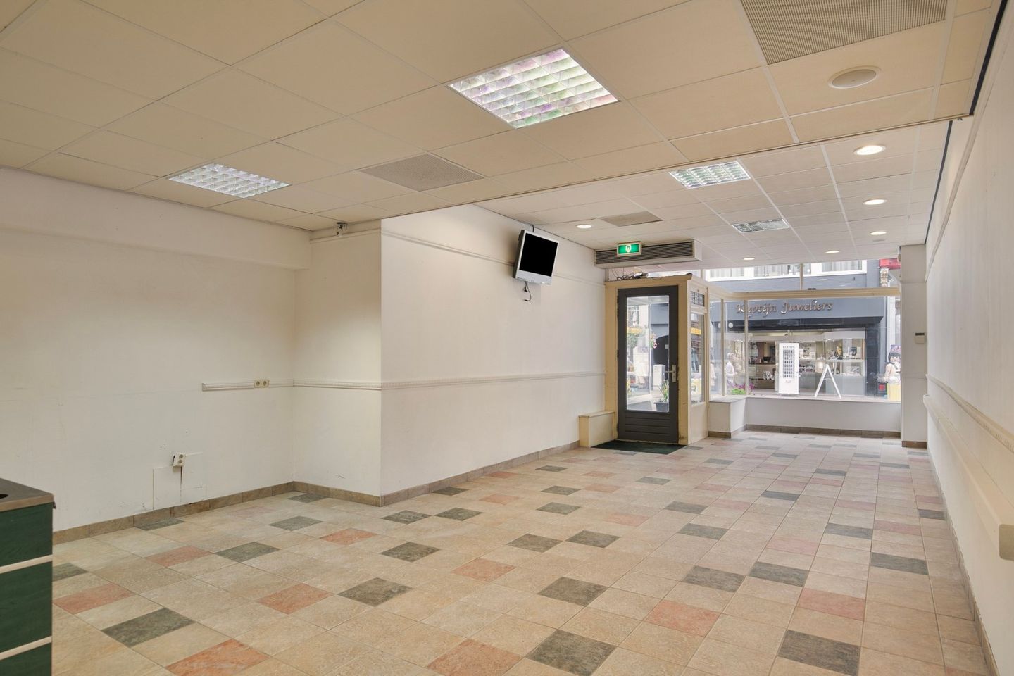 View photo 4 of Oudestraat 64