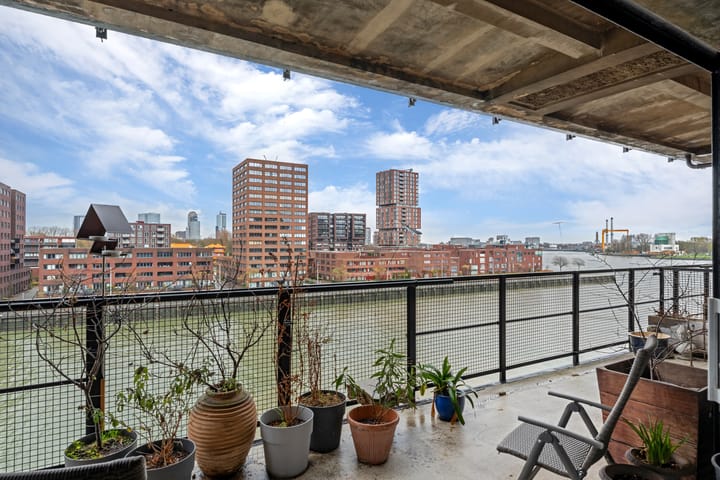 Photo 3 of Lloydstraat 100