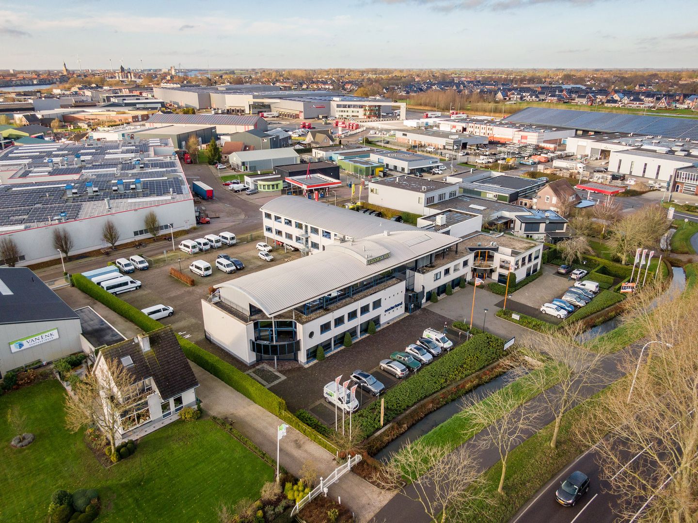 View photo 4 of Oosterlandenweg 15