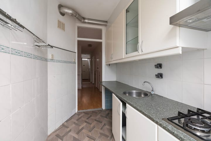 Photo 10 of Jan van Rodestraat 35