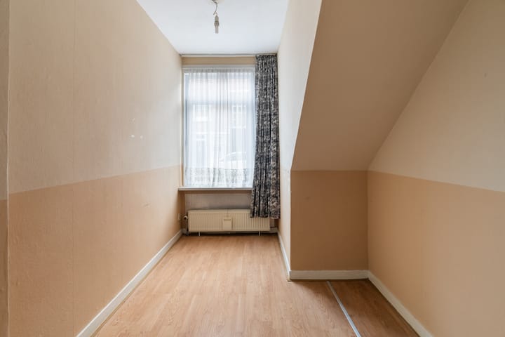 Photo 13 of Jan van Rodestraat 35