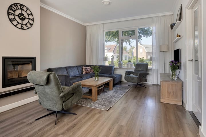 Foto 12 van Burgemeester van Engelenweg 145