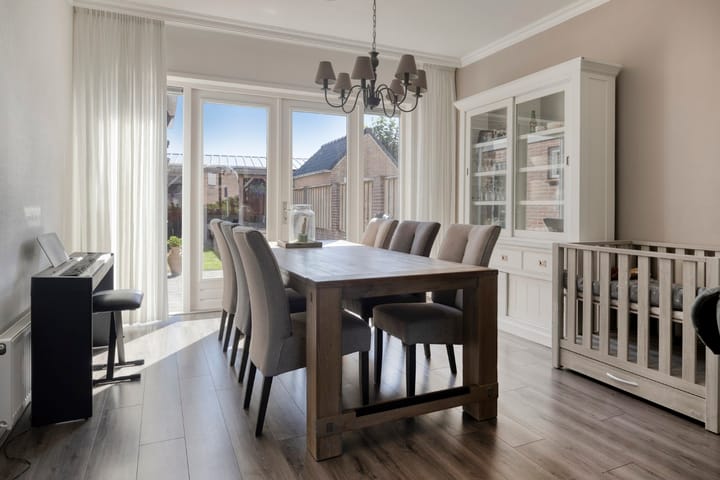 Foto 15 van Burgemeester van Engelenweg 145