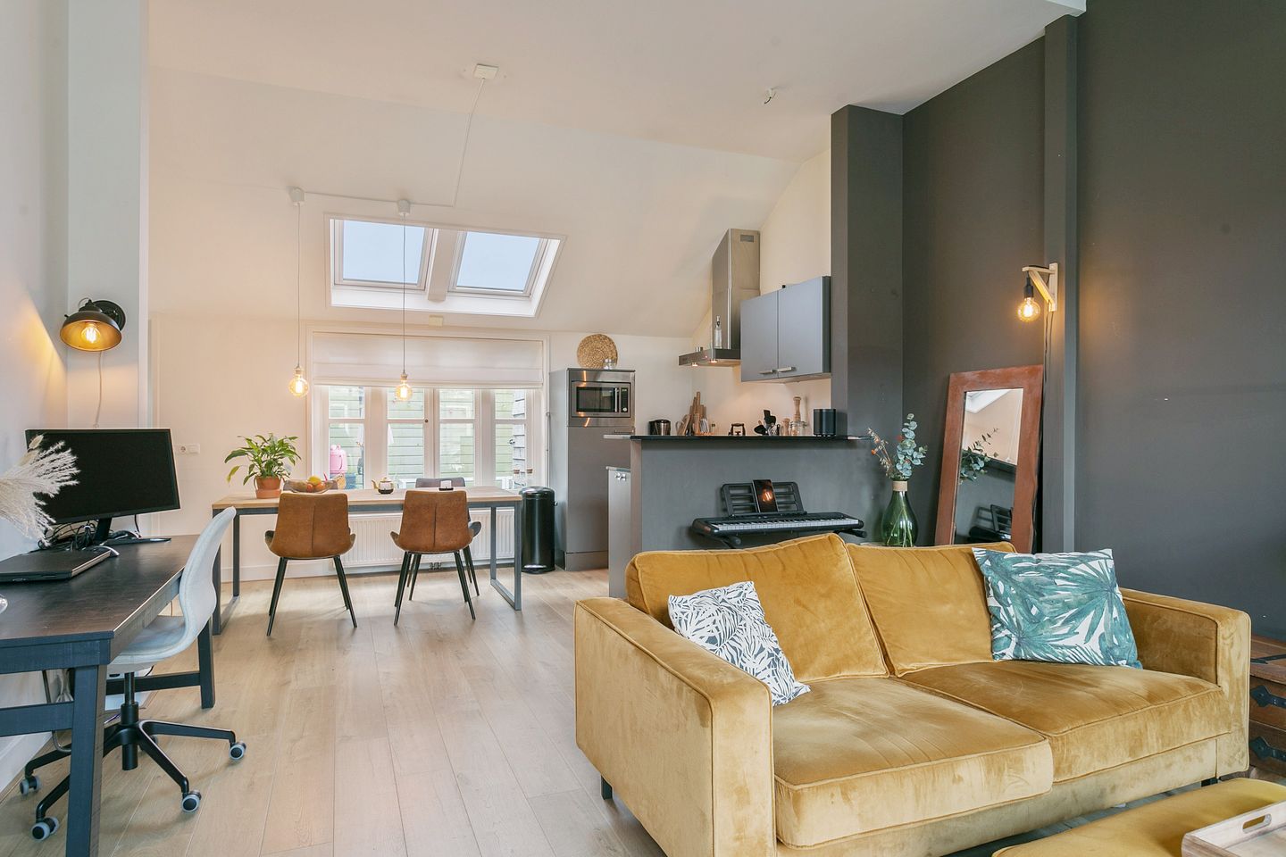 Photo 4 of Willemstraat 13