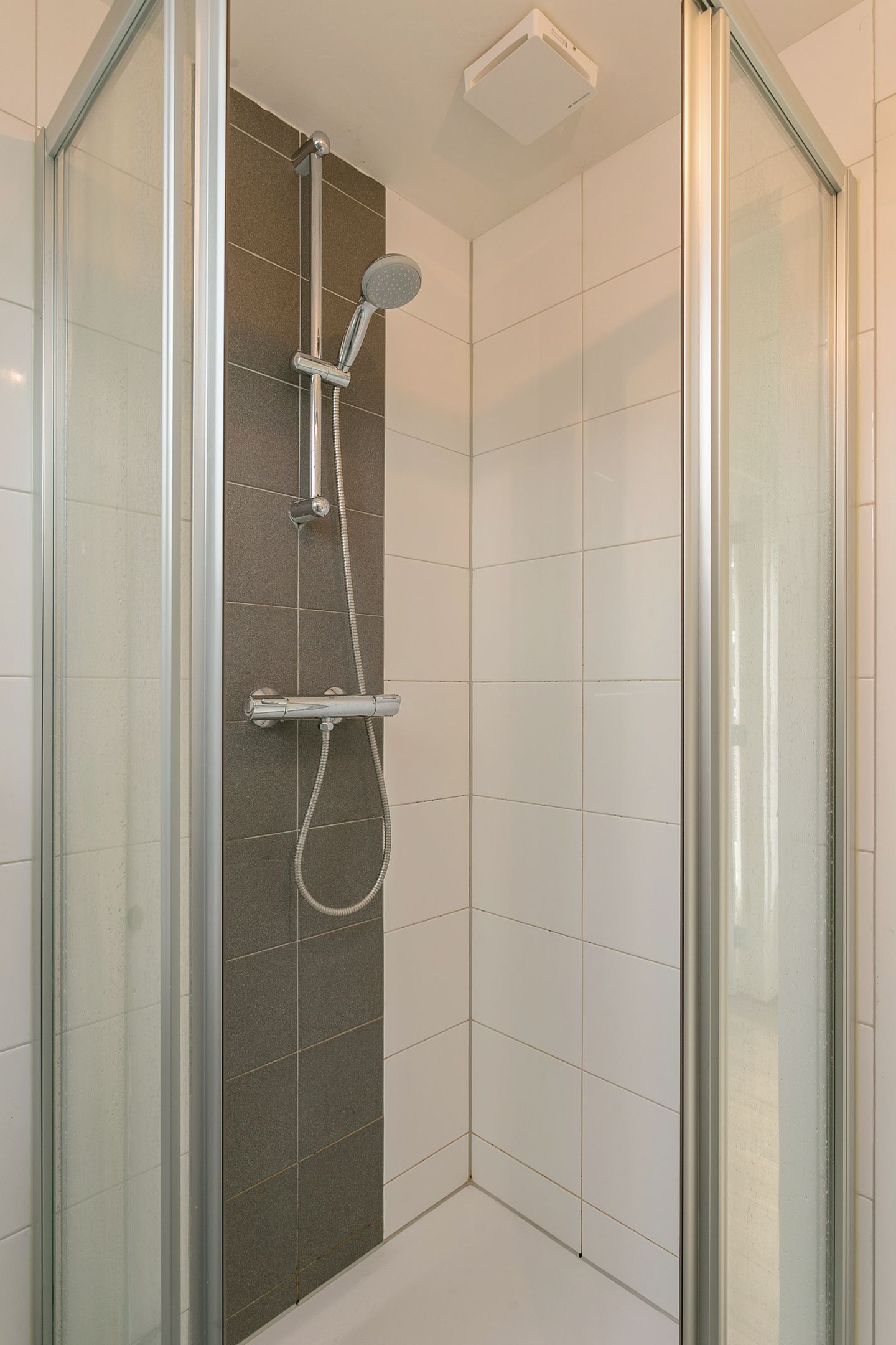 Photo 14 of Willemstraat 13