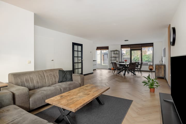 Almstein 19 main image