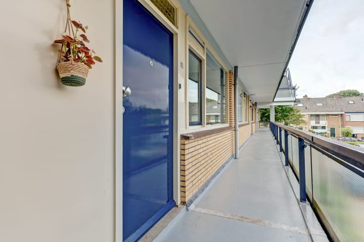 Photo 4 of Schollevaarstraat 48