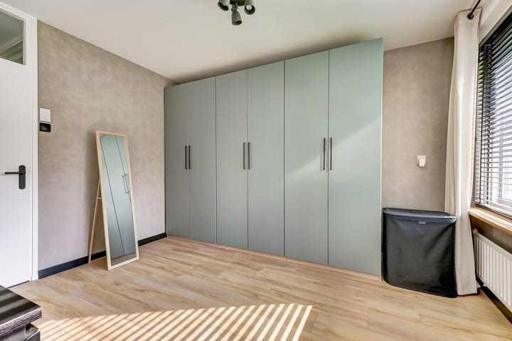 Photo 18 of Schollevaarstraat 48