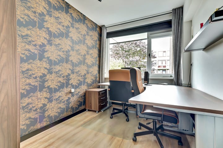 Photo 21 of Schollevaarstraat 48