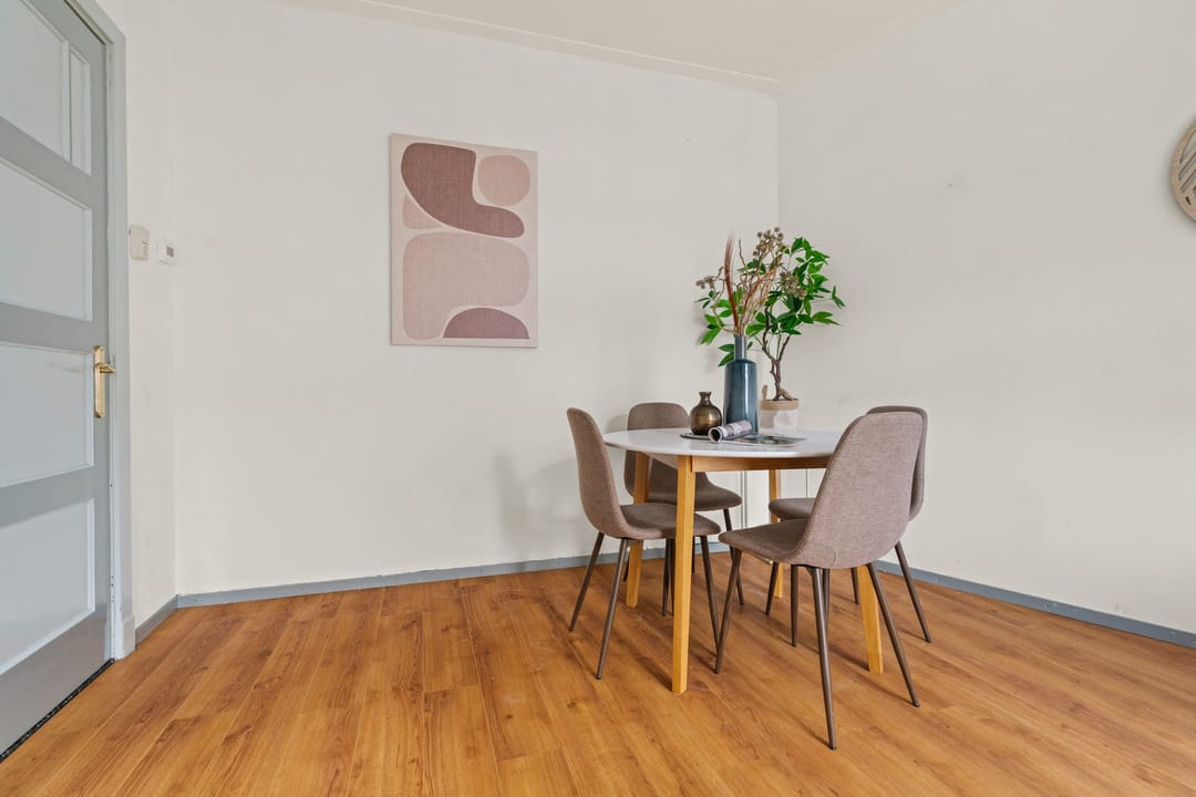 Foto 13 van van Heutszstraat 57