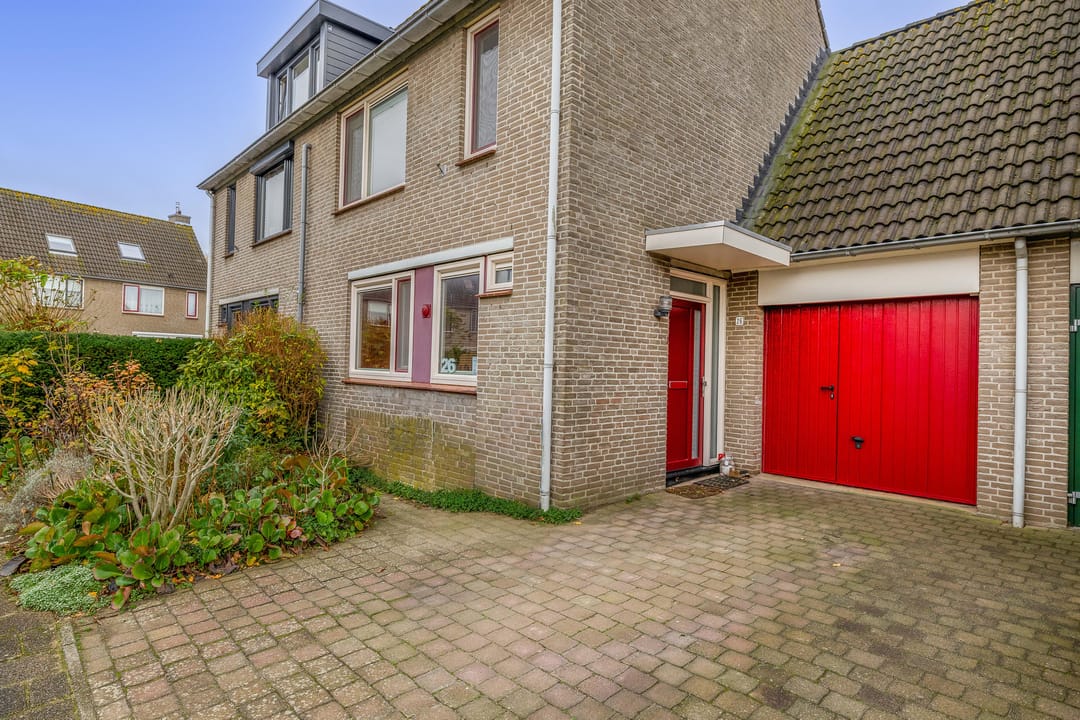 Photo 8 of Aert van Nesstraat 26