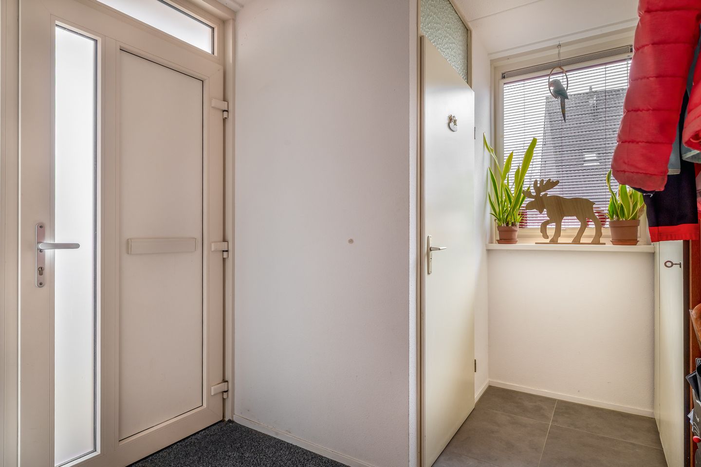 Photo 10 of Aert van Nesstraat 26