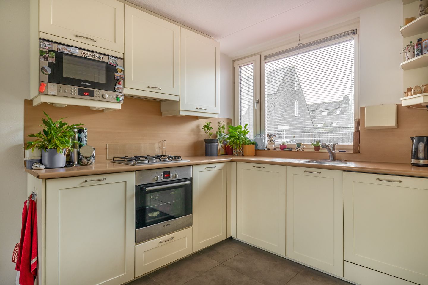 Photo 20 of Aert van Nesstraat 26