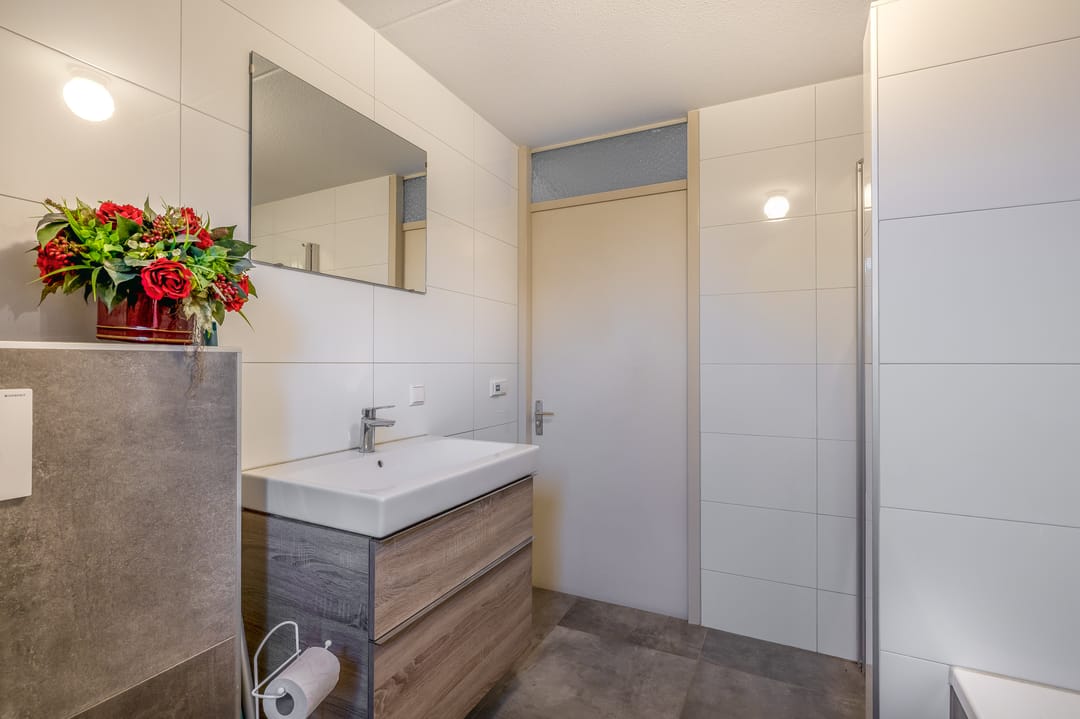 Photo 31 of Aert van Nesstraat 26