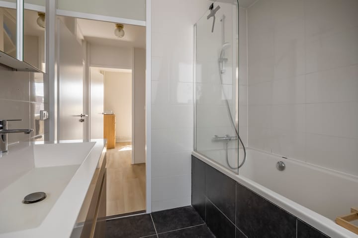 Photo 22 of Jacob de Wittstraat 32