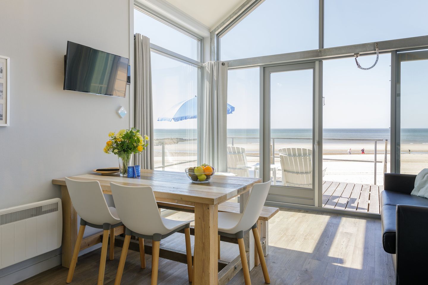 Photo 5 of Strandhuisje aan Zee