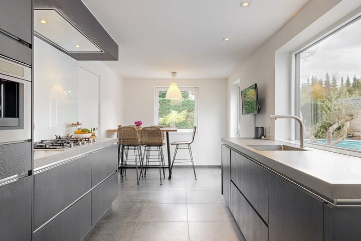 Photo 14 of Raadhuisstraat 34