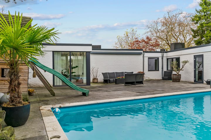 Photo 34 of Raadhuisstraat 34