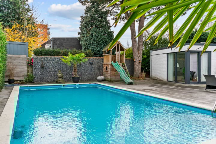 Photo 36 of Raadhuisstraat 34