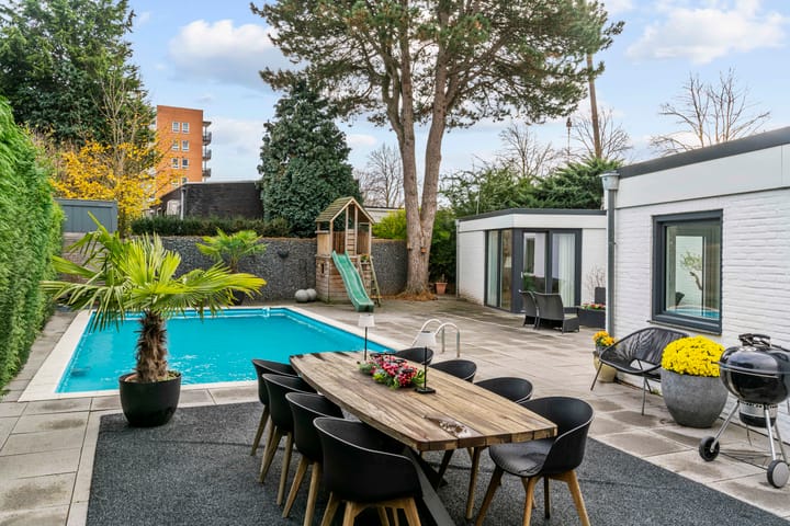 Photo 39 of Raadhuisstraat 34