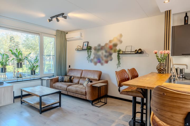 Photo 9 of Kamille 47