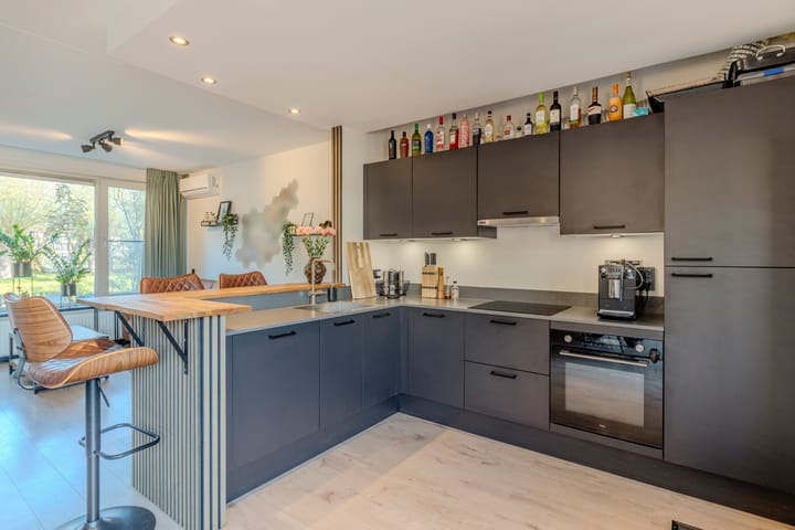 Photo 12 of Kamille 47