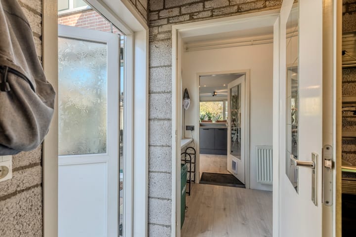 Photo 18 of Kamille 47