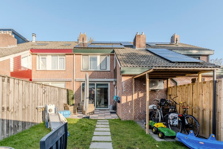 Photo 38 of Kamille 47