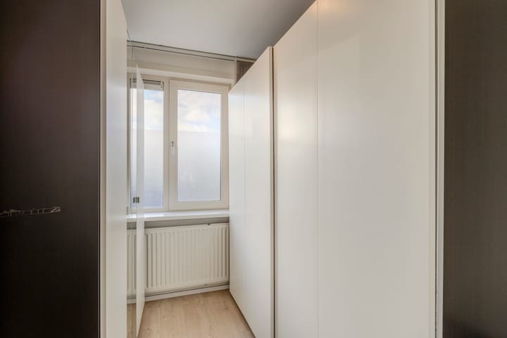 Photo 27 of Kamille 47