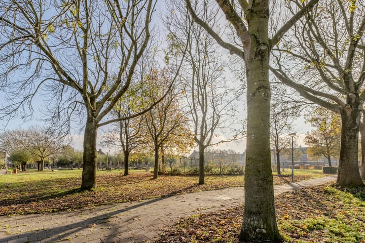 Photo 39 of Kamille 47